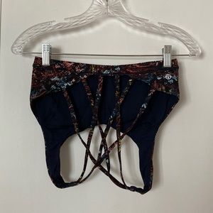 LULULEMON/ free to be serene bra